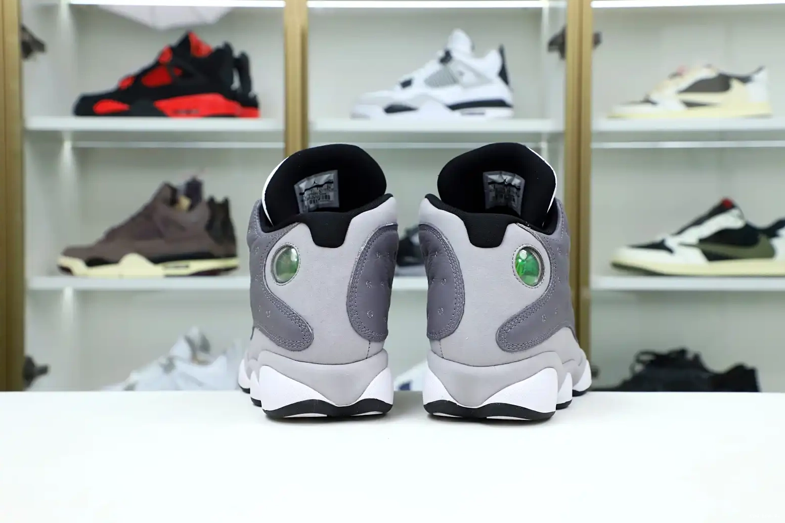 AIR Kimikick 13 'ATMOSPHERE GREY' JORDAN RETRO -414571-016 0802